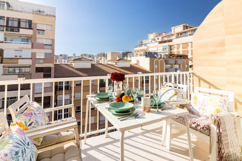 Day, View (from property/room), Balcony/Terrace, City view