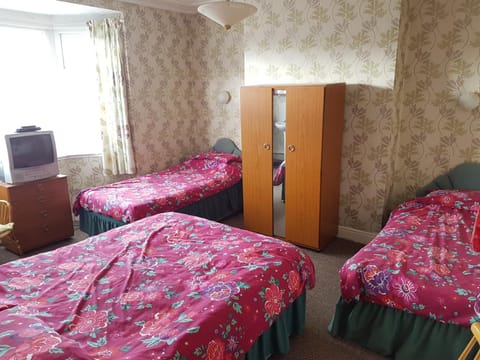 Coffee/tea facilities, Photo of the whole room, Bedroom