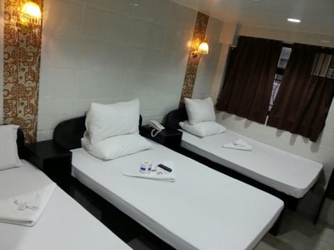 Bed, Other, Other, Photo of the whole room, Decorative detail, Seating area, Bedroom, bunk bed, Family