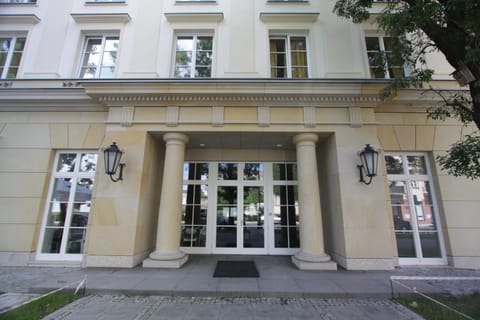 Facade/entrance