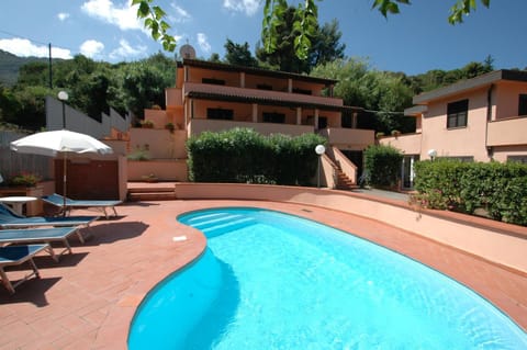 Property building, Garden, Garden view, Pool view, Swimming pool, sunbed