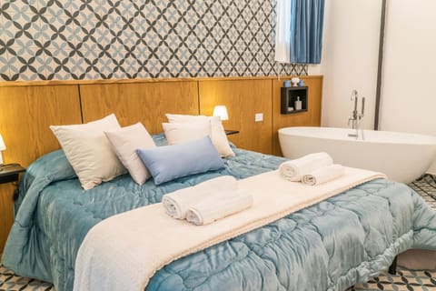 Bedroom, Bath