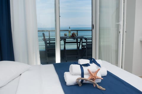 Bed, Bedroom, Sea view