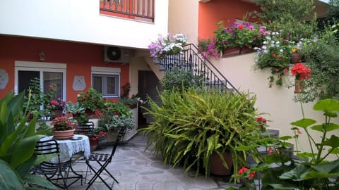 Garden, Balcony/Terrace