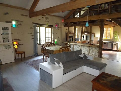 Restaurant/places to eat, Natural landscape, Living room, Hiking, River view