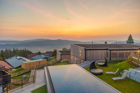 Property building, Spa and wellness centre/facilities, Swimming pool