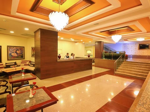 Staff, Seating area, On site