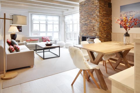 Living room, Dining area