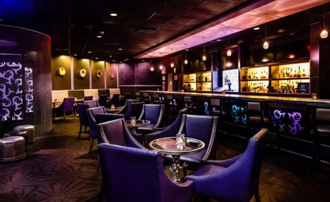 Restaurant/places to eat, Lounge or bar, Lounge or bar, Food and drinks, Drinks