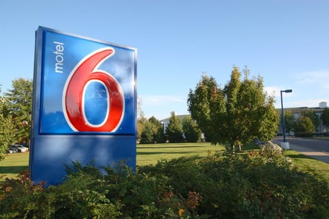 Property building, Day, Property logo or sign, Logo/Certificate/Sign, On site, Time of day