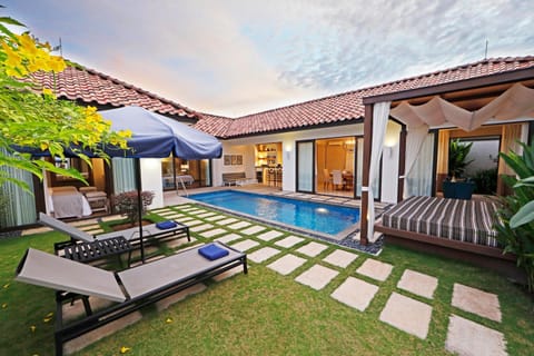 Garden, Swimming pool, Swimming pool