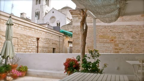 Facade/entrance, Landmark view