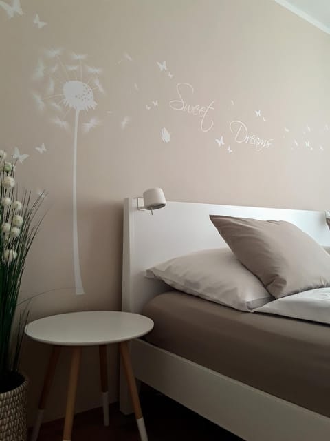 Decorative detail, Bedroom