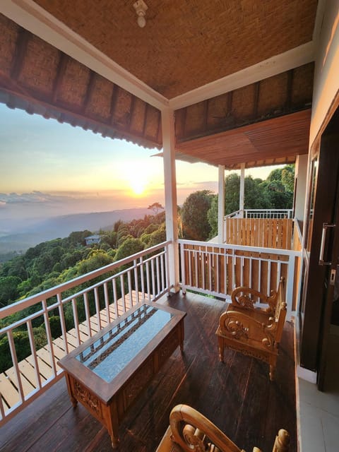 Natural landscape, View (from property/room), Balcony/Terrace, Seating area, Sea view