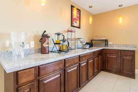 Restaurant/places to eat, Dining area, On site, Breakfast