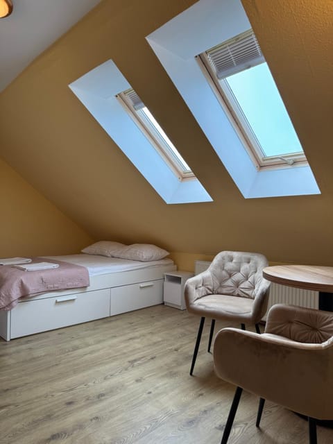 Photo of the whole room, Seating area