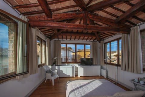 Coffee/tea facilities, Photo of the whole room, Bedroom, City view