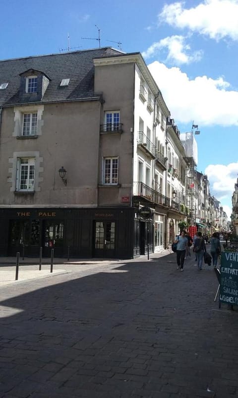 Property building, Neighbourhood