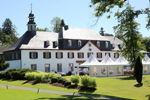 Property building, Day, Garden