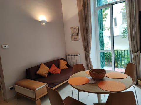 Sea Breeze Apartment in Sanremo