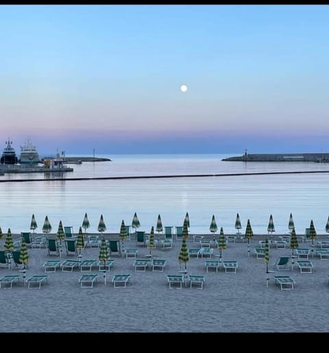 Sea Breeze Apartment in Sanremo