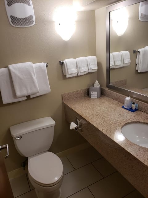 Holiday Inn Express Hotel Pittsburgh-North/Harmarville by IHG Hotel in Plum