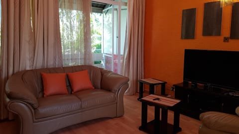 Living room, Decorative detail, Decorative detail, Dining area
