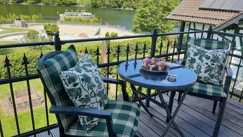 Balcony/Terrace, Garden view, Lake view