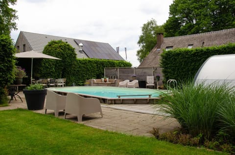 Property building, Garden, Swimming pool