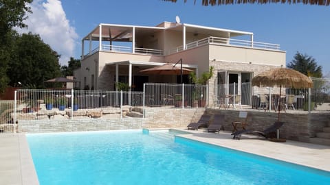 Property building, Balcony/Terrace, Pool view, Swimming pool