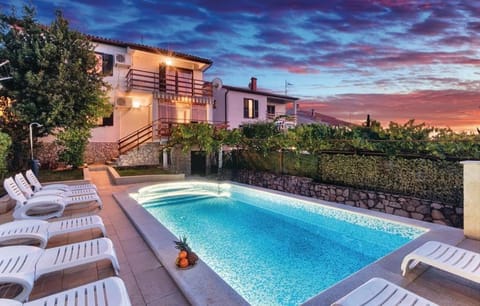 Property building, Patio, View (from property/room), Balcony/Terrace, Seating area, Pool view, Swimming pool, sunbed