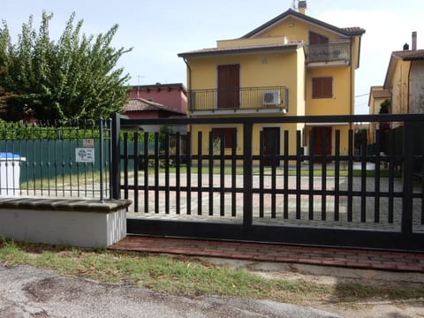 Property building, Facade/entrance, Other, Street view