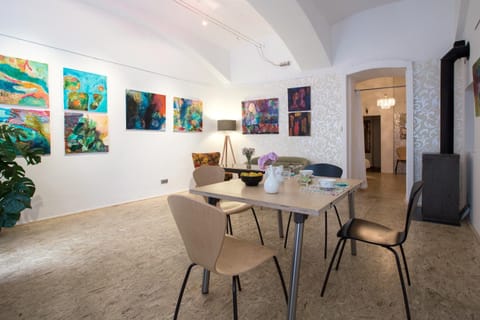 Living room, Decorative detail