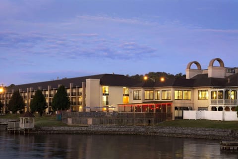 Property building, On site, Lake view