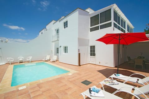 BBQ facilities, Billiard, Bowling, Casino, Children play ground, Darts, Game Room, Karaoke, Nightclub / DJ, Living room, Seating area, Aqua park, Kids's club, Evening entertainment, On site, Swimming pool, Swimming pool, Entertainment