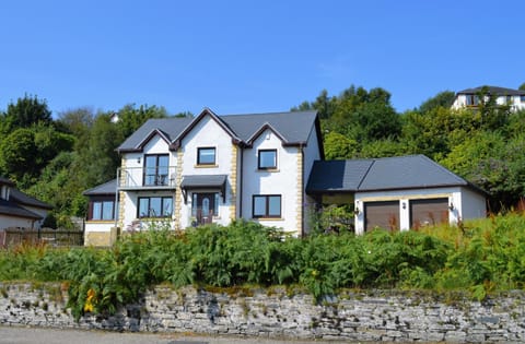 Facade/entrance, Bird's eye view
