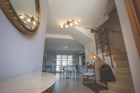 Communal lounge/ TV room, Living room, Seating area