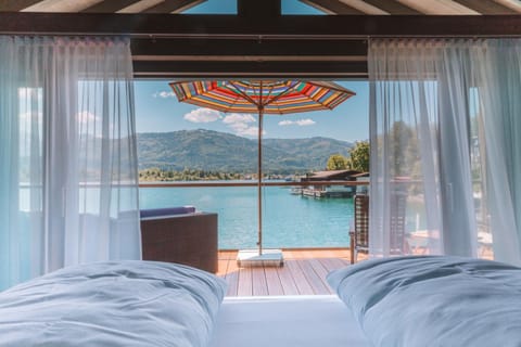 Bed, Natural landscape, Photo of the whole room, Bedroom, Lake view, Mountain view