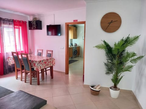 TV and multimedia, Living room, Dining area