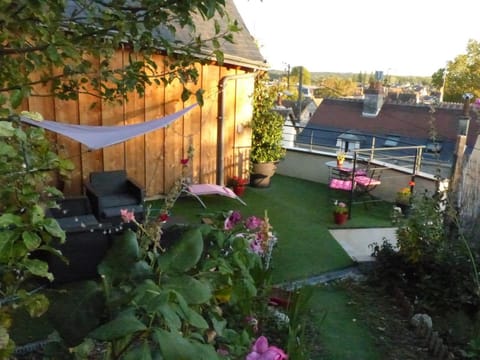 Patio, City view, Landmark view