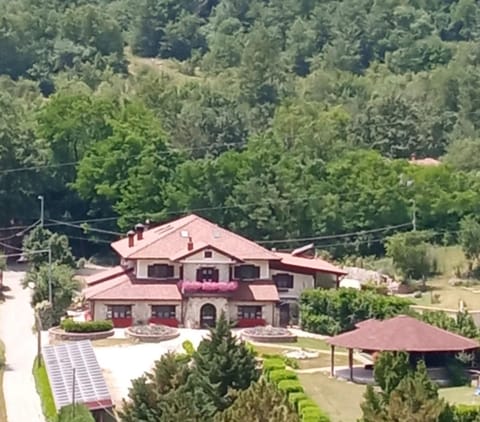 Property building, Restaurant/places to eat