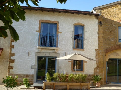 Patio, Facade/entrance