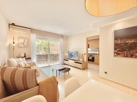 TV and multimedia, Living room, Dining area