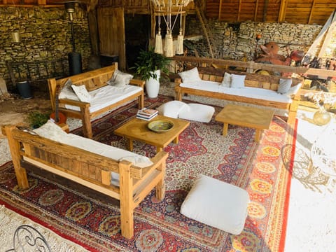 Lounge or bar, Seating area
