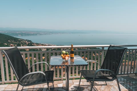 Balcony/Terrace, Sea view, Drinks, Alcoholic drinks
