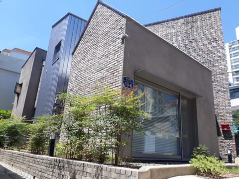 Property building, Facade/entrance