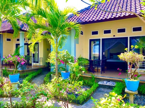 Patio, Facade/entrance