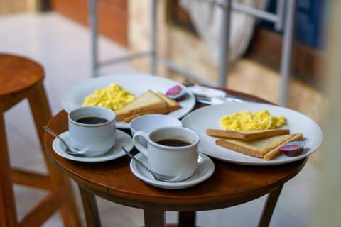 Coffee/tea facilities, Food and drinks, Food, Breakfast, Continental breakfast