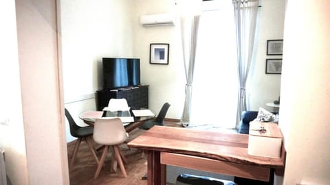 TV and multimedia, Living room, Dining area, air conditioner