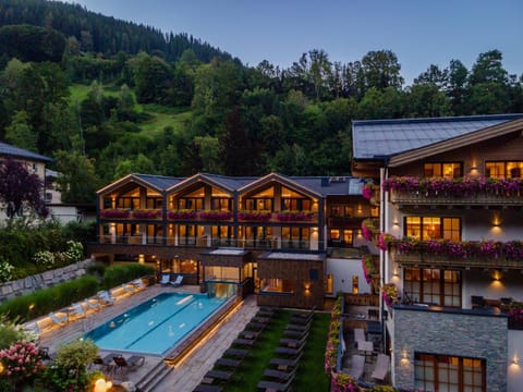 Property building, Pool view